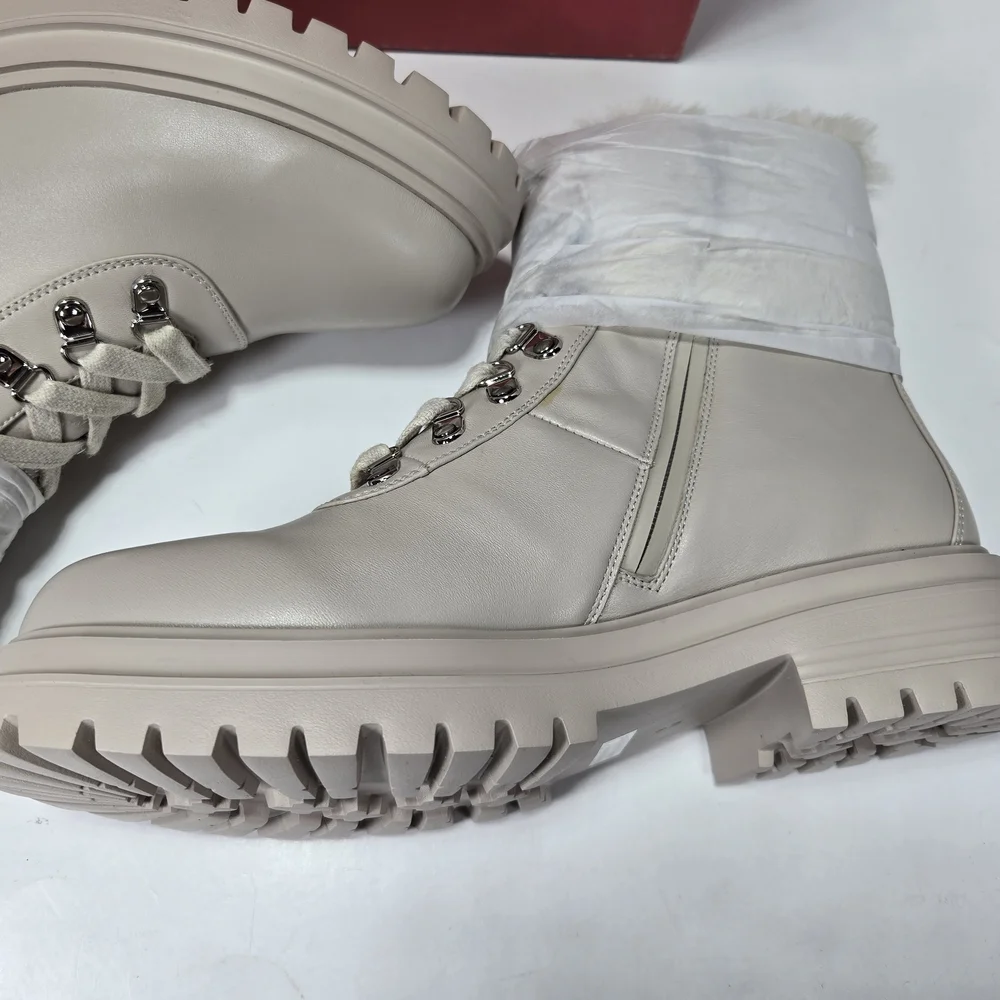 Vaneli Women's Soft Beige Leather Faux Fur Ankle Bootie Boots Size 9